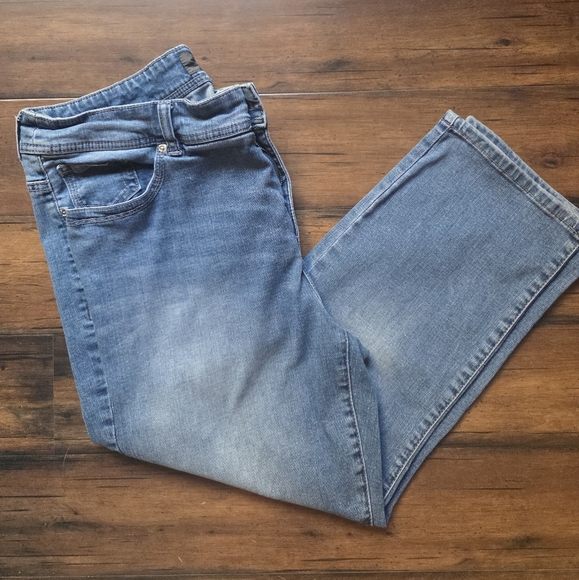 Chico's So Slimming Crop Jeans - Picture 1 of 5